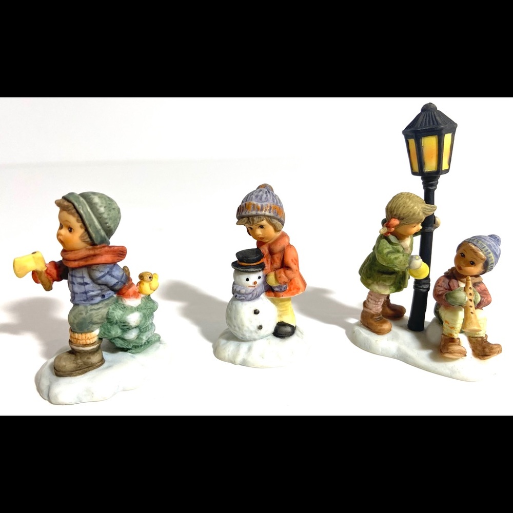 HAWTHORNE VILLAGE “RARE”-  BERTA HUMMEL JOYFUL CELEBRATION